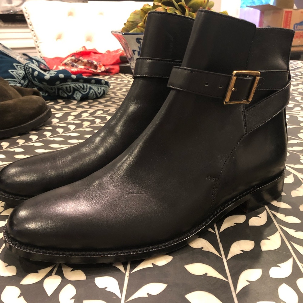 Burberry ladies 39.5 black Chelsea boots